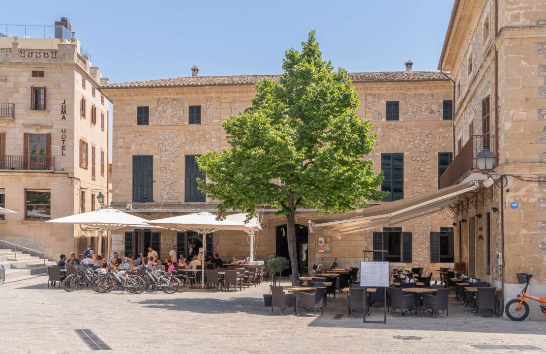 Charming Townhouse in Pollensa with Courtyard in a Peaceful Location